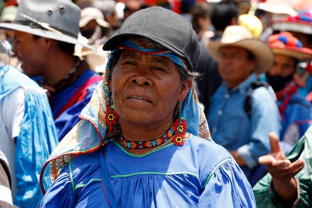 May 26, 2022, Mexico City, Mexico City, Mexico: Members of the Wix¡rika Caravan for Dignity and Conscience led by Oscar Hern¡ndez, president of Bienes Comunales of the Wix¡rika Community take part during a demonstration to demand the return of their communal lands, around 11,000 hectares, taken by businessmen and cattle ranchers, and for which they demand the president of Mexico, AndrŽs Manuel L pez Obrador to keep his word to restitute them. The community members traveled more than 900 kilometers from the state of Jalisco. On May 26, 2022 In Mexico City, Mexico. Mexico City Mexico - ZUMAe321 20220526_zia_e321_059 Copyright: xLuisxBarronx xEyepixxGroupx
