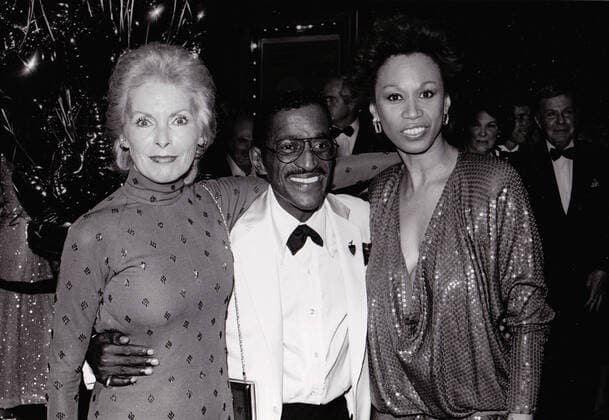 Sammy Davis, Jr., Janet Leigh & Sammy?s wife, Altovise at a Hollywood event, 1970?s Copyright: xRonxWolfsonx xMediaPunchx