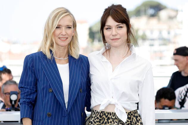 Lea Drucker und Emilie Dequenne beim Photocall zum Kinofilm Close auf dem Festival de Cannes 2022 75. Internationale Filmfestspiele von Cannes am Palais des Festivals. Cannes, 27.05.2022