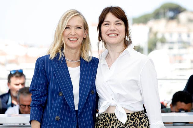 Lea Drucker und Emilie Dequenne beim Photocall zum Kinofilm Close auf dem Festival de Cannes 2022 75. Internationale Filmfestspiele von Cannes am Palais des Festivals. Cannes, 27.05.2022