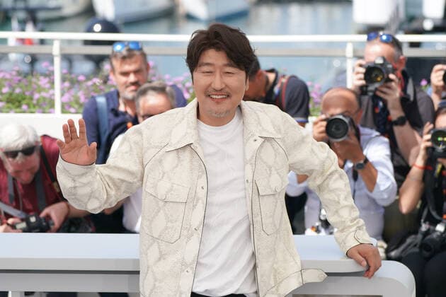 CELEBRITES : 75Ã me Festival de Cannes - Photocall du film Â« Broker Â» - 27 05 2022 NorbertScanella Panoramic 
