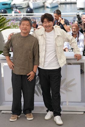CELEBRITES : 75Ã me Festival de Cannes - Photocall du film Â« Broker Â» - 27 05 2022 NorbertScanella Panoramic 