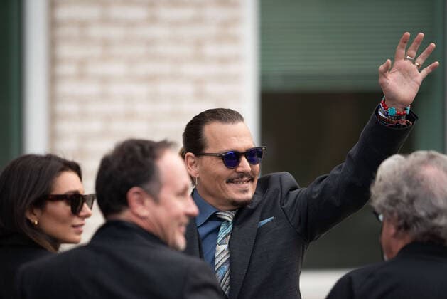 Johnny Depp arrives at the Fairfax County Courthouse, in Fairfax, to resume the civil trial between him and Amber Heard, Wednesday, May 25, 2022. Depp brought a defamation lawsuit against his former wife, actress Amber Heard, after she wrote an op-ed in The Washington Post in 2018 that, without naming Depp, accused him of domestic abuse. Copyright: xCliffxOwen CNP MediaPunchx