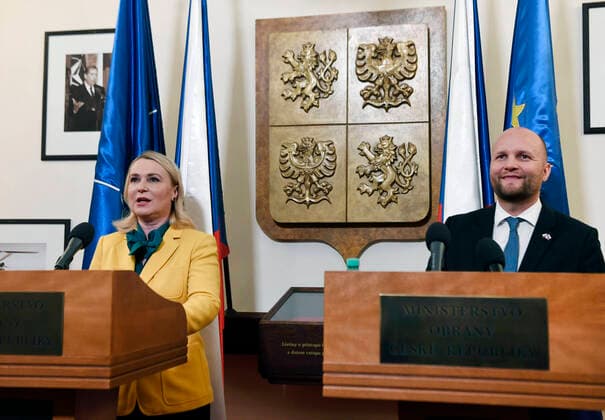 News Themen der Woche KW21 Czech Defence Minister Jana Cernochova, left, and his Slovak counterpart Jaroslav Nad, right, give the press conference after their meeting to talk about situation in Ukraine, bilateral cooperation, cooperation in defence industry and in international organisations, on May 27, 2022, in Prague, Czech Republic. (CTKxPhoto MichaelaxRihova) CTKPhotoP2022052704521  mir 6