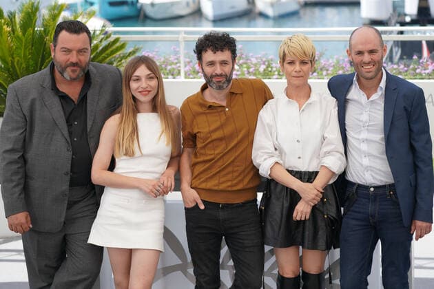 Denis MÃ nochet (Acteur - France) - Marie Colomb (Actrice - France) - Rodrigo Sorogoyen (RÃ alisateur - France) - Marina FoÃ¯s (Actrice - France) - Diego Anido (Acteur - France) CELEBRITES : 75Ã me Festival de Cannes - Photocall du film Â« As Bestas Â» - 27 05 2022 NorbertScanella Panoramic 