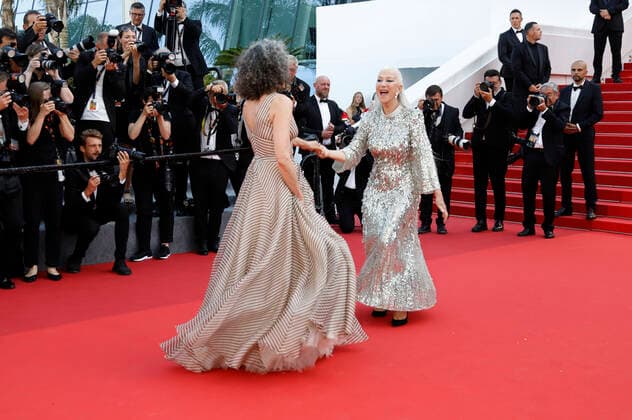 Andie MacDowell und Helen Mirren bei der Premiere des Kinofilms Mother and Son Un petit frere auf dem Festival de Cannes 2022 75. Internationale Filmfestspiele von Cannes im Palais des Festivals. Cannes, 27.05.2022