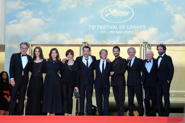 Entertainment Themen der Woche KW21 Entertainment Bilder des Tages 75th Cannes Film Festival 2022, red carpet Mascarade Pictured: Laura Morante, Pierre Niney, Francois Cluzet, Marine Vacth, Emmanuelle Devos, Nicolas Bedos  Copyright: xManuelexMangiarottix xipa-agencyx xVeneziax2020x
