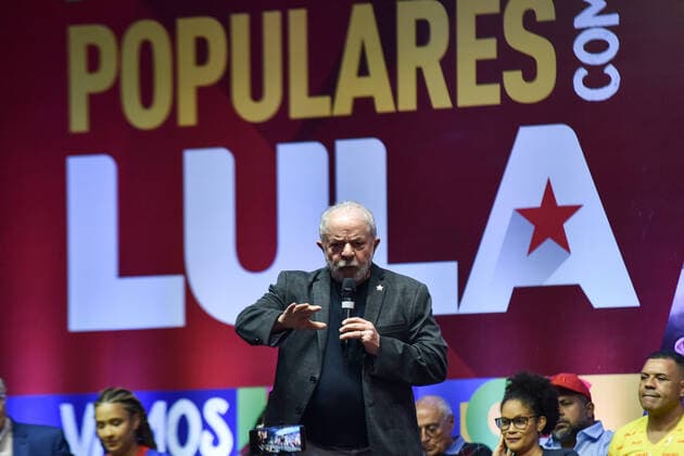 News Themen der Woche KW21 News Bilder des Tages SÃO PAULO, SP - 27.05.2022: LULA ENCONTRA MOVIMENTOS POPULARES - Former President Luiz Inácio Lula da Silva, (PT) meets with representatives of popular movements, at the event Popular Movements with Lula, Together for Brazil, this Friday, (27) at Casa de Portugal, in São Paulo. x2211756x  RobertoxCasimiro