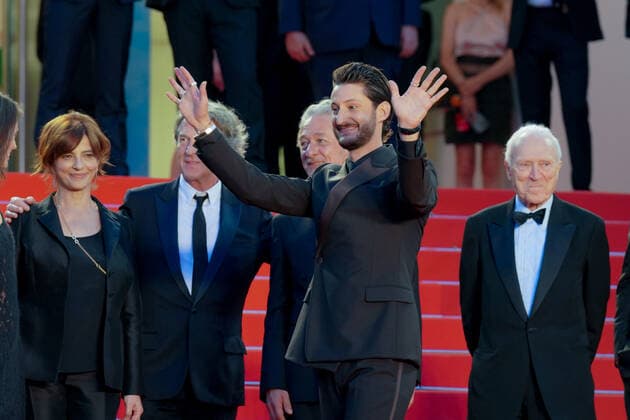 Pierre Niney CELEBRITES : 75Ã me Festival de Cannes - Tapis rouge du film Â« Mascarade Â» - 27 05 2022 NorbertScanella Panoramic 