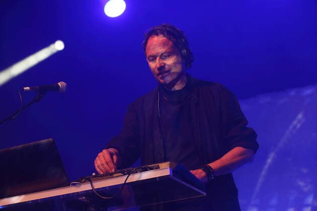 Tommi Eckart von der Band 2raumwohnung bei einem Konzert in der Columbiahalle in Berlin, 27. Mai 2022. 2raumwohnung Konzert Berlin