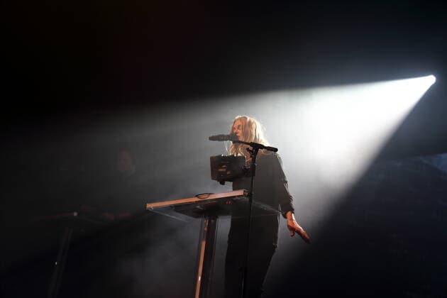 Tommi Eckart und Inga Humpe von der Band 2raumwohnung bei einem Konzert in der Columbiahalle in Berlin, 27. Mai 2022. 2raumwohnung Konzert Berlin