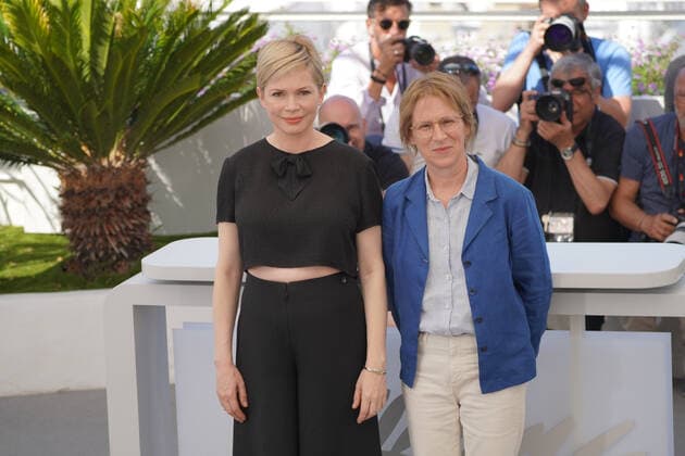 Michelle Williams (Actrice) - Kelly Reichardt (RÃ alisatrice & co-scÃ nariste - Etats-Unis) CELEBRITES : 75Ã me Festival de Cannes - Photocall du film Â« Showing up Â» - 28 05 2022 NorbertScanella Panoramic 