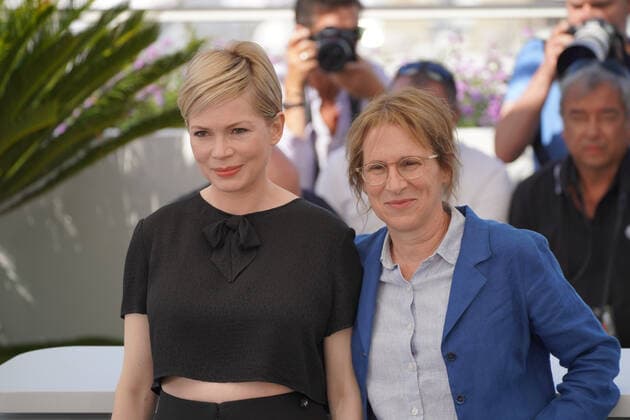 Michelle Williams (Actrice) - Kelly Reichardt (RÃ alisatrice & co-scÃ nariste - Etats-Unis) CELEBRITES : 75Ã me Festival de Cannes - Photocall du film Â« Showing up Â» - 28 05 2022 NorbertScanella Panoramic 
