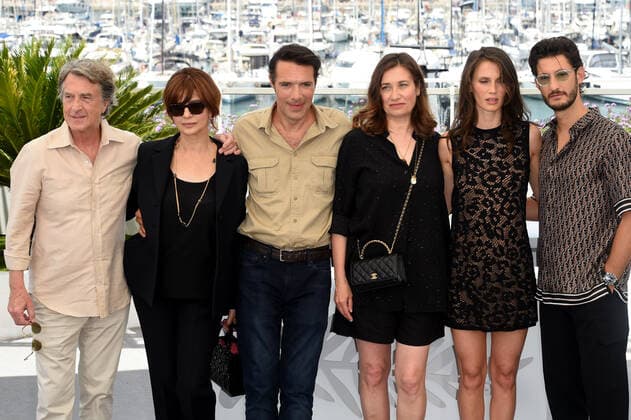 75th Cannes film festival 2022, Photocall film Mascarade. Pictured: Nicolas Bedos, Pierre Niney, Laura Morante, Emmanuelle Devos, Marine Wacht, Francois Cluzet  Copyright: xAlbertoxTerenghi Cannesx2022x xix xVenezia2020x