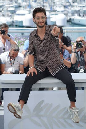 Internationale Filmfestspiele von Cannes, Mascarade Photocall Pierre Niney CELEBRITES : 75Ã me Festival de Cannes - Photocall du film Â« MascaradeÂ» - 28 05 2022 NorbertScanella Panoramic 