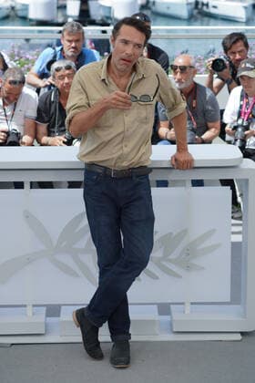 Internationale Filmfestspiele von Cannes, Mascarade Photocall Nicolas Bedos CELEBRITES : 75Ã me Festival de Cannes - Photocall du film Â« MascaradeÂ» - 28 05 2022 NorbertScanella Panoramic 