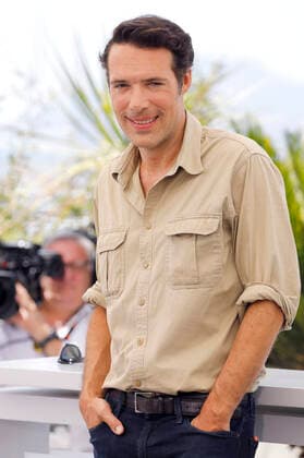 Nicolas Bedos beim Photocall zum Kinofilm Masquerade auf dem Festival de Cannes 2022 75. Internationale Filmfestspiele von Cannes am Palais des Festivals. Cannes, 28.05.2022