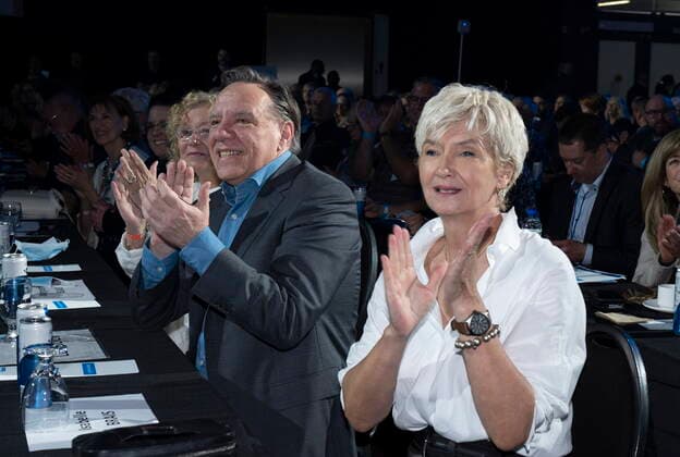 May 28, 2022, DRUMMONDVILLE, PQ, Canada: Quebec Premier Francois Legault and wife Isabelle Bris, right, applaud at the beginning of a Coalition Avenir Quebec annual congress, in Drummondville, Que., Saturday, May 28, 2022. DRUMMONDVILLE Canada  - ZUMAc35_ 20220528_zaf_c35_006 Copyright: xJacquesxBoissinotx