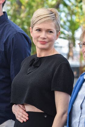 Entertainment Bilder des Tages 75eme Festival International du Film de Cannes. Photocall du film Showing Up . 75th International cannes Film festival. Photocall with Showing Up movie 280922 2022-05-28 Cannes France Williams, Michelle  Copyright: xSergexArnalx xStarfacex STAR_280922_016