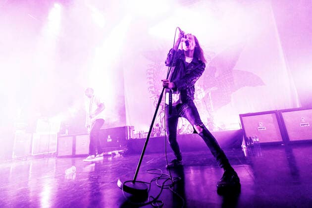 Kvelertak live in Oslo, Norway Oslo, Norway. 27th, May 2022. The Norwegian heavy metal band Kvelertak performs a live concert at Sentrum Scene in Oslo. Here vocalist Ivar Nikolaisen is seen live on stage. Oslo Norway Sentrum Scene  Copyright: xGonzalesxPhoto TerjexDokkenx