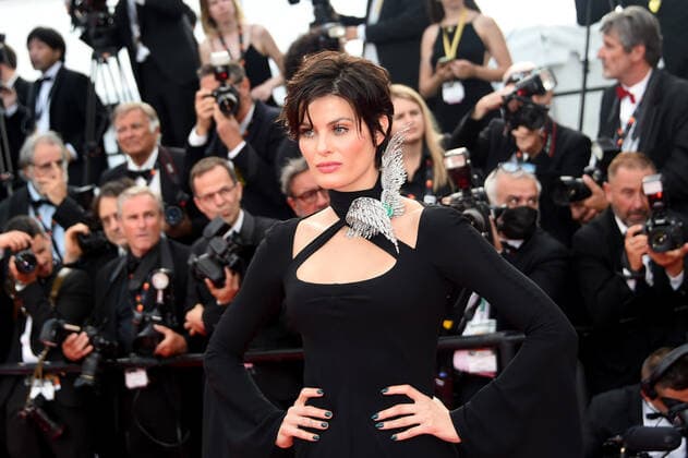 75th Cannes Film Festival 2022, red carpet Closing Ceremony Pictured: Isabeli Fontana  Copyright: xAlbertoxTerenghix xipa-agency.nex xVeneziax2020x