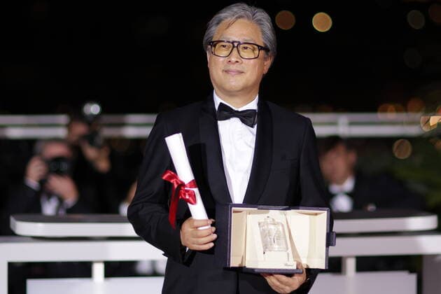 75eme Festival International du Film de Cannes. Photocall des palms laureats. 75th International Cannes Film Festival. Photocall with winners Prix de la Mise en Scène: PARK Chan-wook pour DECISION TO LEAVE 280940 0000-00-00 Cannes France Park, Chan-Wook  Copyright: xTerencexBaelenx STAR_280940_010