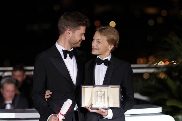 75eme Festival International du Film de Cannes. Photocall des palms laureats. 75th International Cannes Film Festival. Photocall with winners Grand Prix ex æquo CLOSE réalisé par Lukas DHONT 280940 0000-00-00 Cannes France Dhont, Lukas; Dambrine, Eden  Copyright: xTerencexBaelenx STAR_280940_076