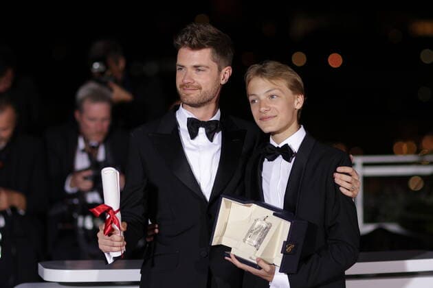 75eme Festival International du Film de Cannes. Photocall des palms laureats. 75th International Cannes Film Festival. Photocall with winners Grand Prix ex æquo CLOSE réalisé par Lukas DHONT 280940 0000-00-00 Cannes France Dhont, Lukas; Dambrine, Eden  Copyright: xTerencexBaelenx STAR_280940_081