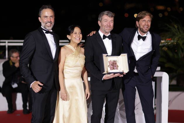 75eme Festival International du Film de Cannes. Photocall des palms laureats. 75th International Cannes Film Festival. Photocall with winners Palme d or: TRIANGLE OF SADNESS réalisé par Ruben ÖSTLUND 280940 0000-00-00 Cannes France Ostlund, Ruben  Copyright: xTerencexBaelenx STAR_280940_065