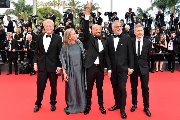 Gast, Kristina Aberg, Tarik Saleh, Fredrik Zander und Gast bei der Closing Ceremony des Festival de Cannes 2022 75. Internationale Filmfestspiele von Cannes im Palais des Festivals. Cannes, 28.05.2022