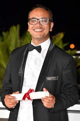 Abinash Bikram Shah mit dem Special Mention Award für den Kurzfilm Lori Melancholy of My Mother s Lullabies beim Photocall mit den Preisträgern auf dem Festival de Cannes 2022 75. Internationale Filmfestspiele von Cannes am Palais des Festivals. Cannes, 28.05.2022