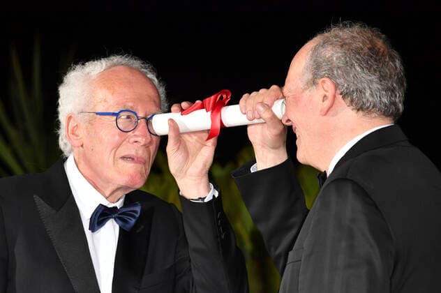 Bilder des Jahres 2022, Entertainment 05 Mai Entertainment Themen der Woche KW21 Entertainment Bilder des Tages Jean-Pierre Dardenne und Luc Dardenne mit dem Spezialpreis des 75. Filmfestivals für Tori et Lokita beim Photocall mit den Preisträgern auf dem Festival de Cannes 2022 75. Internationale Filmfestspiele von Cannes am Palais des Festivals. Cannes, 28.05.2022 *** Jean Pierre Dardenne and Luc Dardenne with the 75 Film Festival Special Award for Tori et Lokita at the photocall with the award winners at the Festival de Cannes 2022 75 Cannes International Film Festival at the Palais des Festivals Cannes, 28 05 2022. Foto:xD.xBedrosianx xFuturexImage