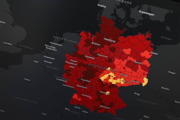 Dashboard des RKI, die 7-Tage-Inzidenz liegt nun bei 196,2 7-Tage-Inzidenz, Dashboard des RKI auf einem Monitor am 29.05.2022 in Siegen Deutschland.