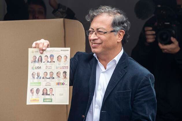 News Themen der Woche KW21 Gustavo Petro Voting In Bogota, Colombia, On May 29, 2022. Gustavo Petro voting in Bogota, Colombia, on may 29, 2022. Bogota Colombia  Copyright: xRobertxBonetx originalFilename: negrete-notitle220529_npb7M.jpg