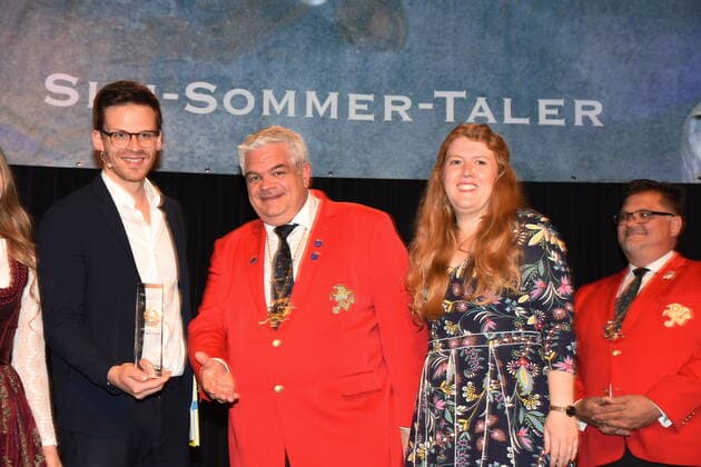 Martin Frank Kabarettist Preistraeger Guenther Grauer Narrhalla Praesident Laudatorin Franziska Wanninger Kabarettistin Muenchen 29.05.2011 Wirtshaus im Schlachthof Narrhalla Sigi Sommertaler Verleihung 2022 Muenchen