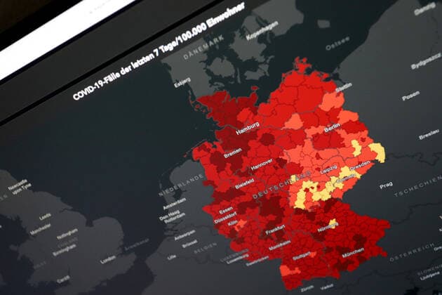 Dashboard des RKI, die 7-Tage-Inzidenz liegt nun bei 189,0 7-Tage-Inzidenz, Dashboard des RKI auf einem Monitor am 30.05.2022 in Siegen Deutschland.