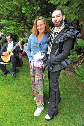Geburtstags Garten Party im ChÃ¢teau POMPÖÖS. Star Designer Harald Glööckler und Anja Gockel anläßlich seiner Geburtstags Garten Party am 30.05.2022 im ChÃ¢teau POMPÖÖS Kirchheim Weinstraße. 20220530MWI17956 *** Birthday Garden Party at ChÃ¢teau POMPÖÖS Star designer Harald Glööckler and Anja Gockel on the occasion of his birthday garden party on 30 05 2022 at ChÃ¢teau POMPÖÖS Kirchheim Weinstraße 20220530MWI17956