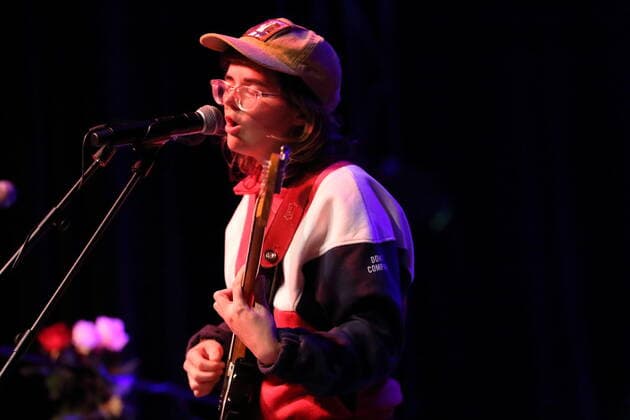Anika Ostendorf alias Hachiku bei einem Konzert als Support für Kevin Morby im Metropol in Berlin, 31. Mai 2022. Hachiku Konzert Berlin