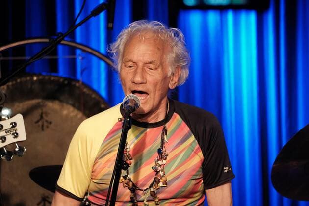 31.05.2022 xkhx Kassel Theaterstübchen Konzert Guru Guru Mani Neumeier (82 Jahre) seit 52 Jahren Krautrock Underground-Hit Elektrolurch Musiker Mani Neumeier: Schlagzeug Roland Schaeffer: Gitarre, Flöte Peter Kühmstedt: Bass Jan Lindqvist: Keyboard