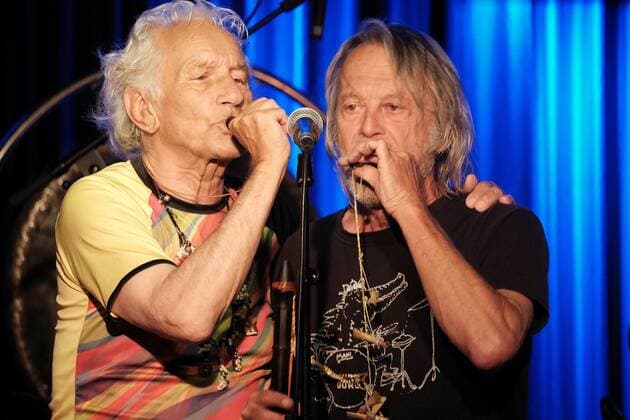 31.05.2022 xkhx Kassel Theaterstübchen Konzert Guru Guru Mani Neumeier (82 Jahre) seit 52 Jahren Krautrock Underground-Hit Elektrolurch Musiker Mani Neumeier: Schlagzeug Roland Schaeffer: Gitarre, Flöte Peter Kühmstedt: Bass Jan Lindqvist: Keyboard