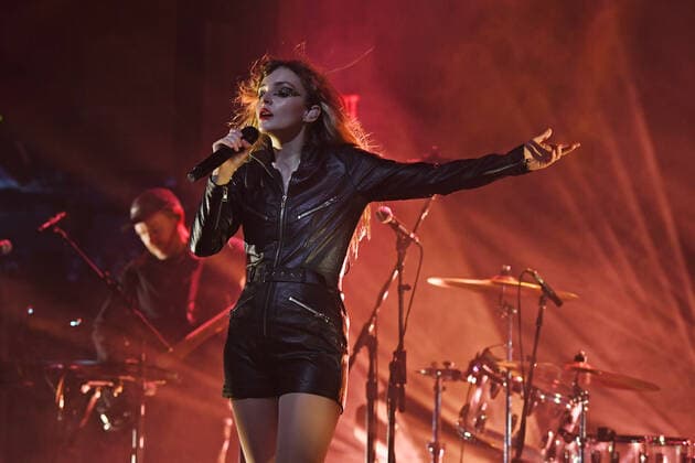 FORT LAUDERDALE FL - MAY 31: Chvrches performs during the Screen Violence North American Tour at Revolution Live on May 31, 2022 in Fort Lauderdale, Florida. Copyright: xmpi04x