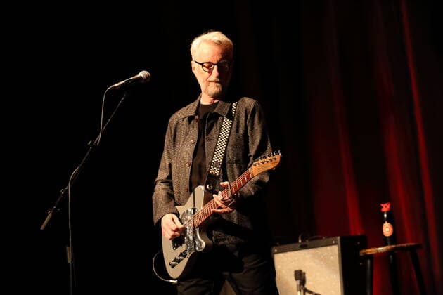 Billy Bragg bei einem Konzert im Heimathafen Neukölln in Berlin, 1. Juni 2022. Billy Bragg Konzert Berlin