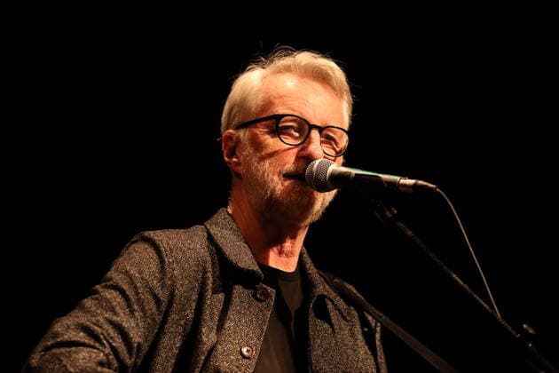 Billy Bragg bei einem Konzert im Heimathafen Neukölln in Berlin, 1. Juni 2022. Billy Bragg Konzert Berlin