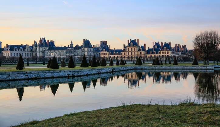 Schloss und Park von Fontainebleau, gesehen kurz vor Sonnenuntergang vom Großen Parterre, UNESCO-Welterbe, Departement Seine-et-Marne, Region Ile-de-France, Frankreich, Europa *** Castle and Park from Fontainebleau, seen briefly before Sunset from Big ones Ground floor, Unesco world heritage, Department its Et marne, Region Ile de France, France, Europe Copyright: imageBROKER/PeterxSeyfferth ibxpse08314393.jpg