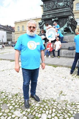 Prof Dr. Andreas Kagermeier STV Beauftragter Initiative Volksbegehren Radentscheid Bayern Muenchen 02. Max Joseph Platz Aktion Radentscheid fuer Bayern Muenchen