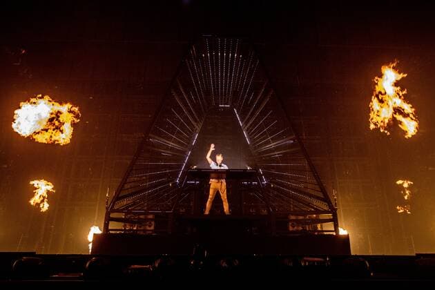 2022-06-02 22:09:04 AMSTERDAM - Armin van Buuren will perform in the Ziggo Dome. The Dutch DJ is in Amsterdam with his new This Is Me show, called Feel Again. ANP PAUL BERGENAMSTERDAM - Fans dance to the music of Armin van Buuren in the Ziggo Dome. The Dutch DJ is in Amsterdam with his new This Is Me show, called Feel Again. ANP PAUL BERGEN netherlands out - belgium out