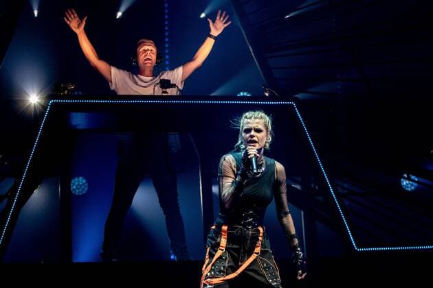 2022-06-02 22:05:39 AMSTERDAM - Singer Davina Michelle performs as a guest with Armin van Buuren during his show in the Ziggo Dome. The Dutch DJ is in Amsterdam with his new This Is Me show, called Feel Again. ANP PAUL BERGENAMSTERDAM - Fans dance to the music of Armin van Buuren in the Ziggo Dome. The Dutch DJ is in Amsterdam with his new This Is Me show, called Feel Again. ANP PAUL BERGEN netherlands out - belgium out