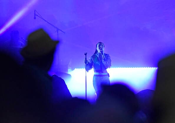 02.06.2022 Schlossgrabenfest Openair Musikfest Innenstadt Darmstadt Residenzschloss auf Merck Bühne Karolinenplatz live Alice Merton Frankfurterin Darmstadt Hessen Deutschland