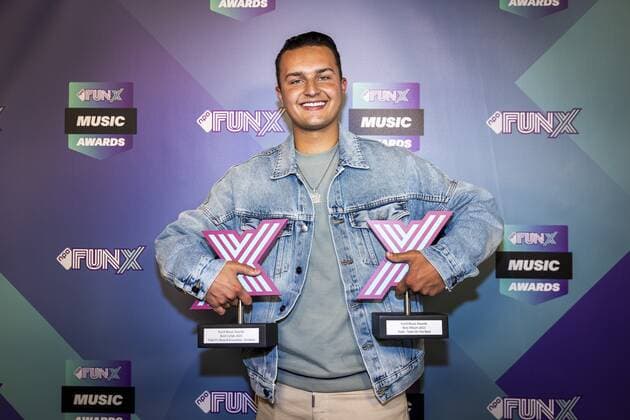 Entertainment Bilder des Tages 2022-06-02 23:01:27 AMSTERDAM - Trobi wins the best collab and best album award during the FunX Music Awards in AFAS Live in Amsterdam. During the award show, the most important music prizes of the young Netherlands were presented. ANP RAMON VAN FLYMEN netherlands out - belgium out