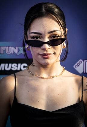 2022-06-02 19:51:03 AMSTERDAM - Sarita Lorena on the purple carpet for the FunX Music Awards in AFAS Live in Amsterdam. During the award show, the most important music prizes of the young Netherlands are presented. ANP RAMON VAN FLYMEN netherlands out - belgium out